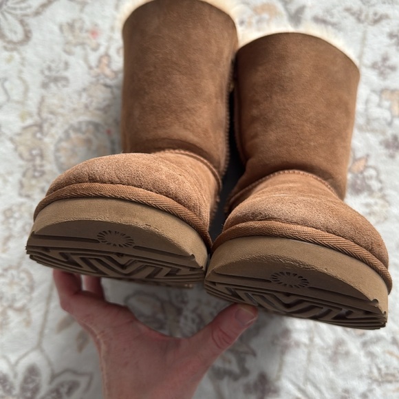 UGG Bailey Bow Boots Brown Women’s Size 9 Faux Fur Lined Chestnut Double Bow - Picture 16 of 16